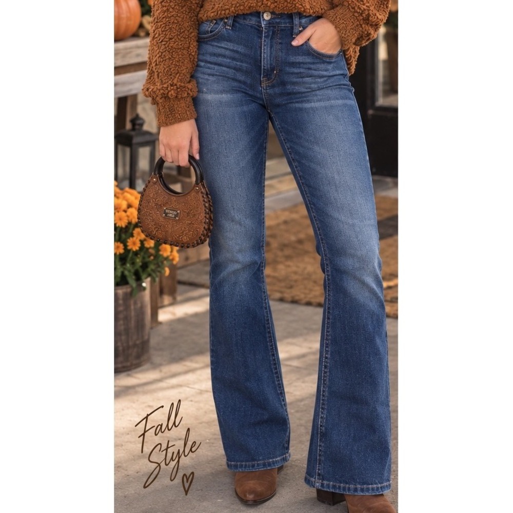 KUT from the Kloth Natalie High Rise Bootcut Jeans Dark Wash Flap Pocket Size 6